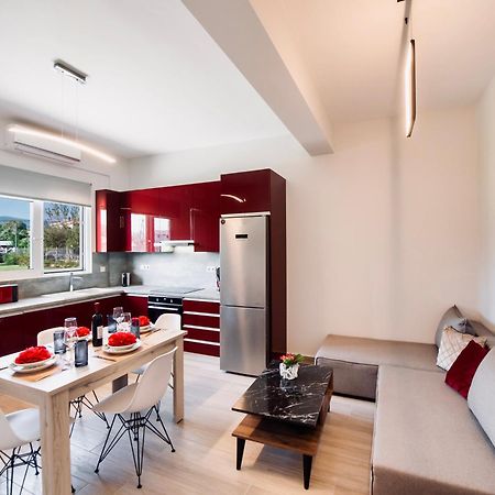 Ruellia Luxury Apartments Kalligoni ภายนอก รูปภาพ