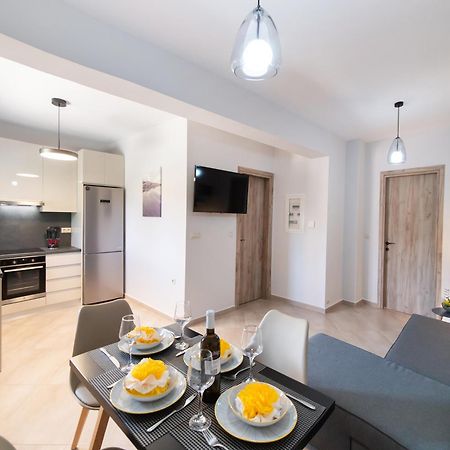 Ruellia Luxury Apartments Kalligoni ภายนอก รูปภาพ