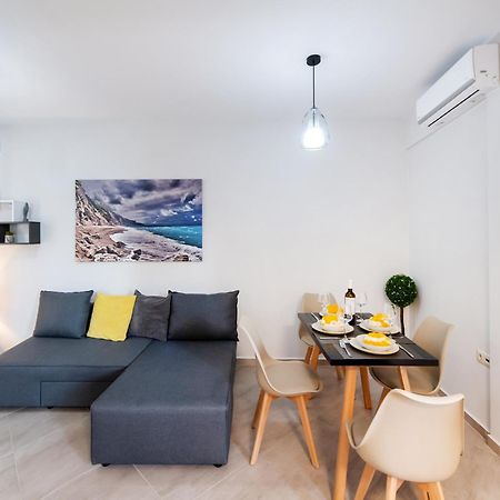 Ruellia Luxury Apartments Kalligoni ภายนอก รูปภาพ