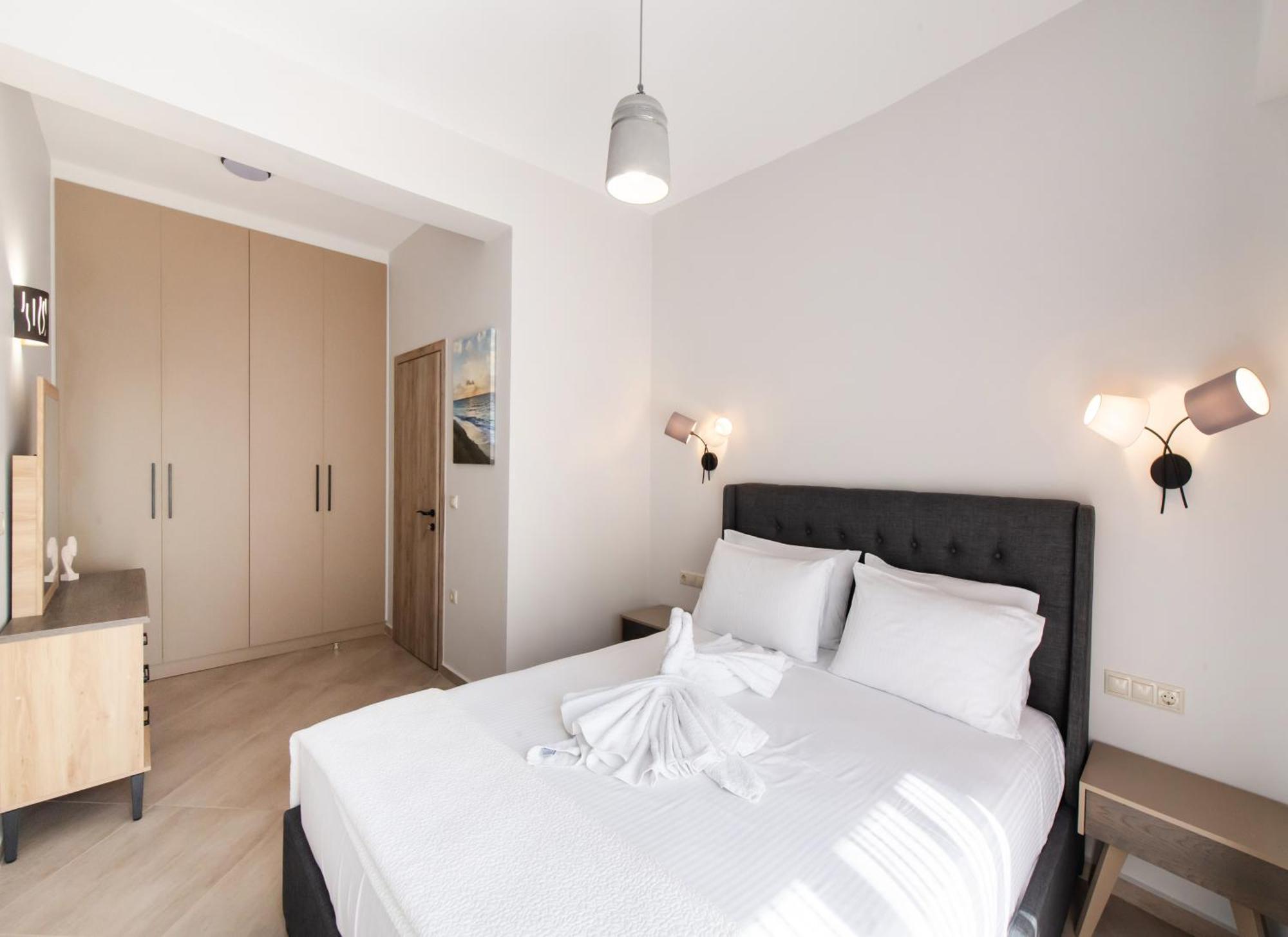 Ruellia Luxury Apartments Kalligoni ภายนอก รูปภาพ
