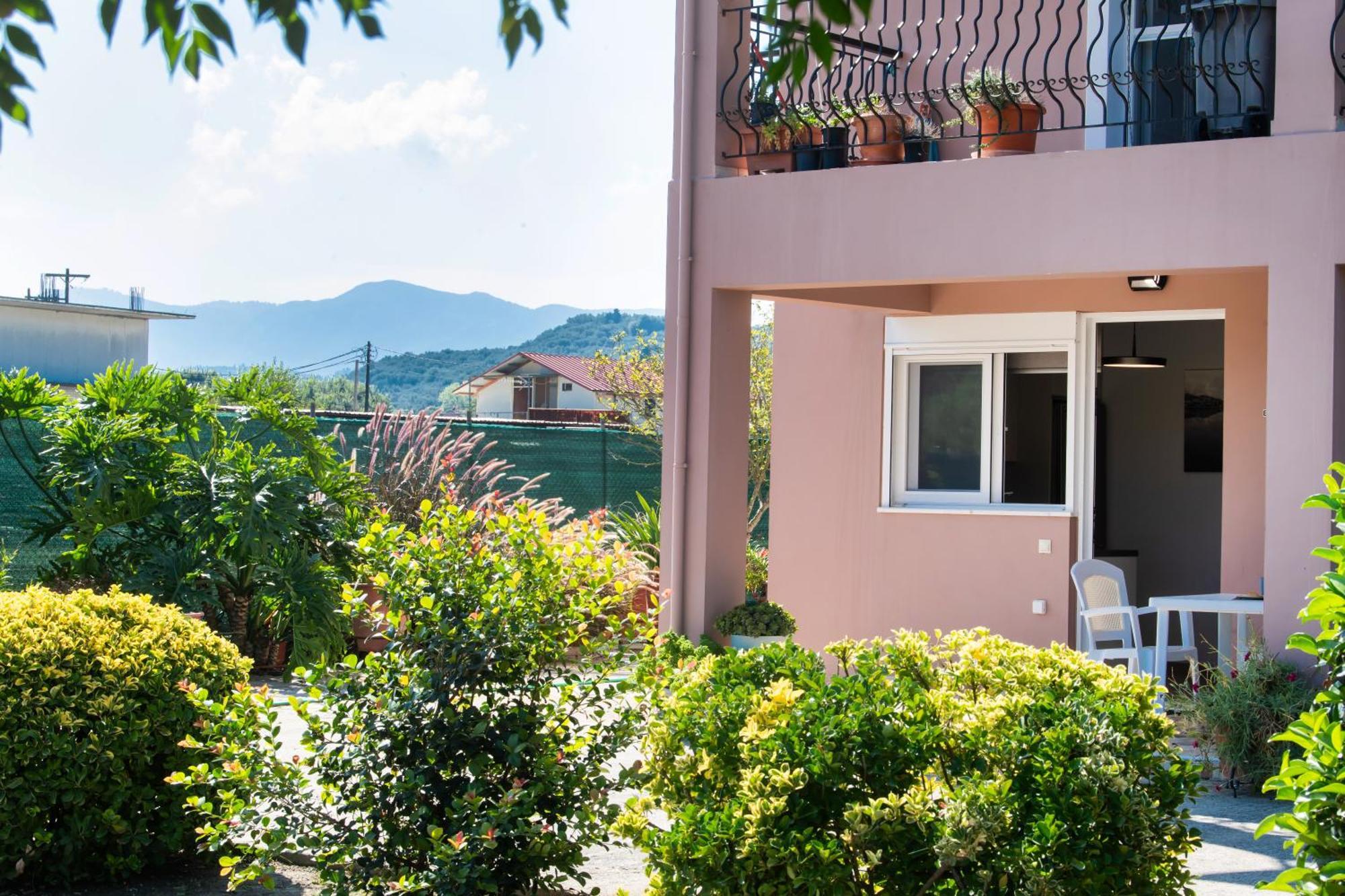 Ruellia Luxury Apartments Kalligoni ภายนอก รูปภาพ