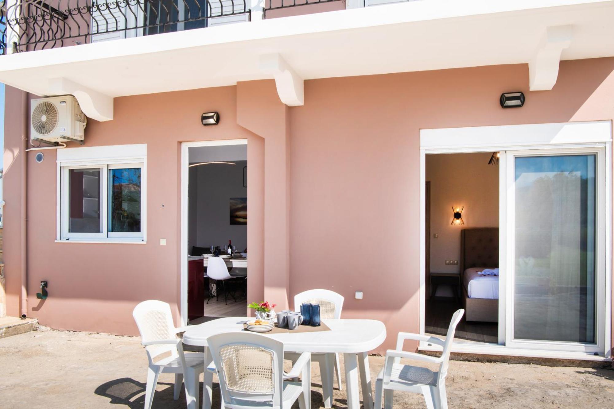 Ruellia Luxury Apartments Kalligoni ภายนอก รูปภาพ